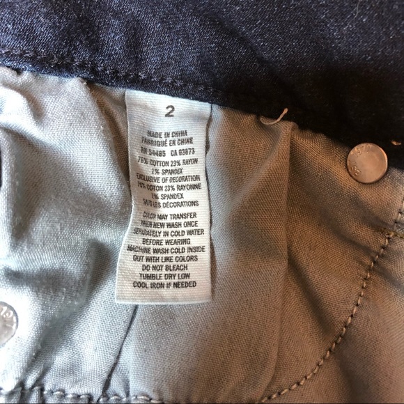 American Eagle Stretch Shorts Size 2 - Picture 6 of 6